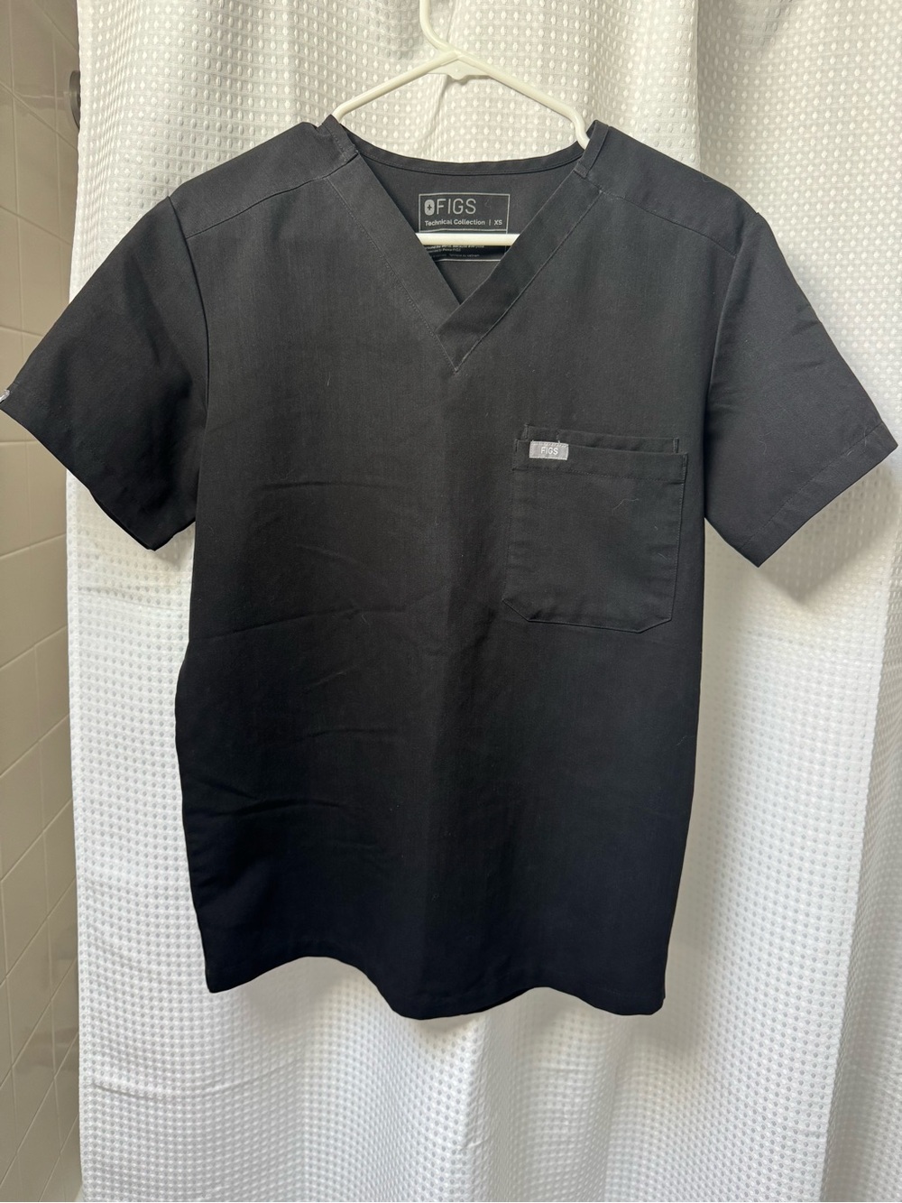 FIGS Women’s Technical‎ Collection Scrub Set in Black.  XS Vneck XS/S Joggers